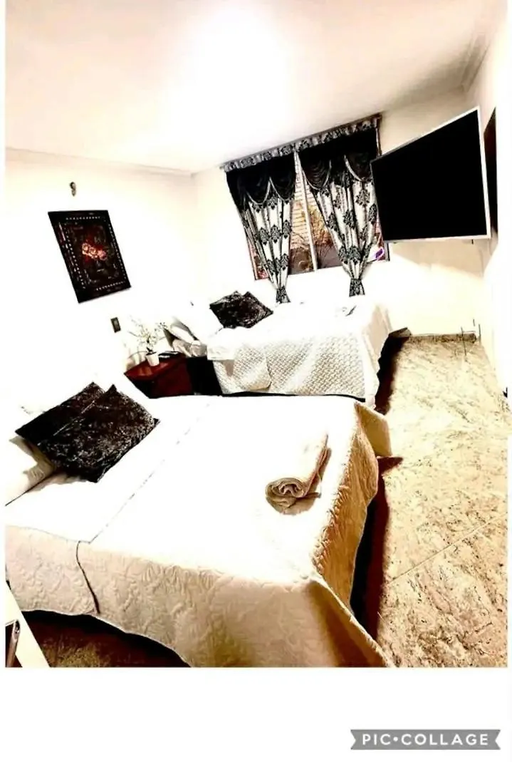 Homestay Casa Hotel Laureles Medellin